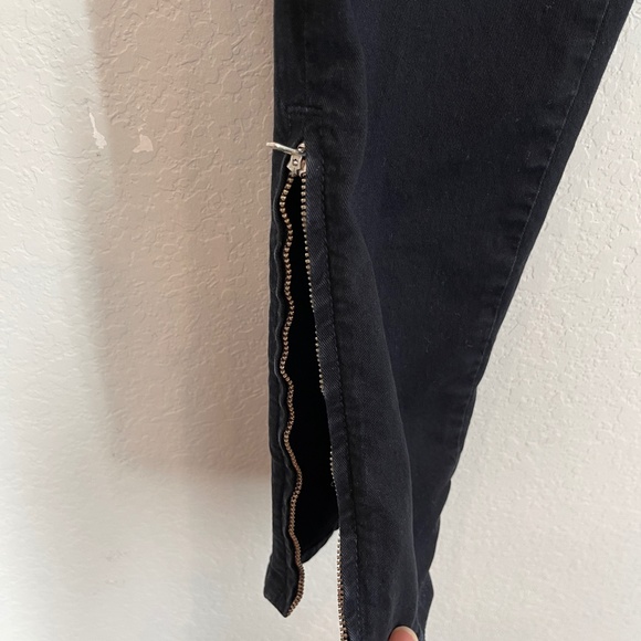 J Brand The Deal Skinny Leg Black Low Rise Leg Zipper Ankle Jeans - Picture 3 of 14